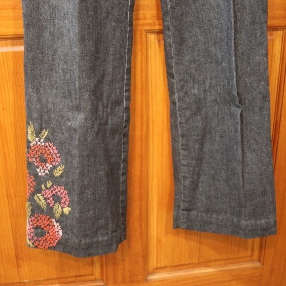 Jjill Re-Done Strawberry Embroidered Jean's Stretch Denim 10 Tall - Picture 6 of 15